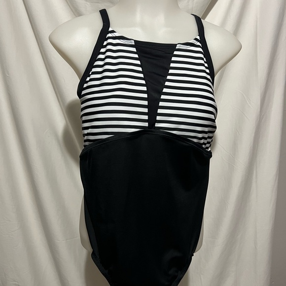 Nike - Picture 1 of 9